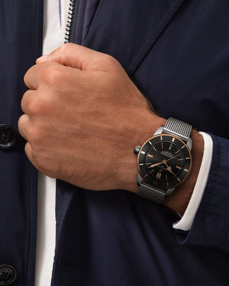 Breitling UB2030121B1A1
