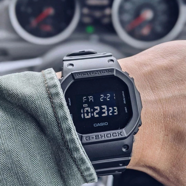 Casio DW-5600BB-1