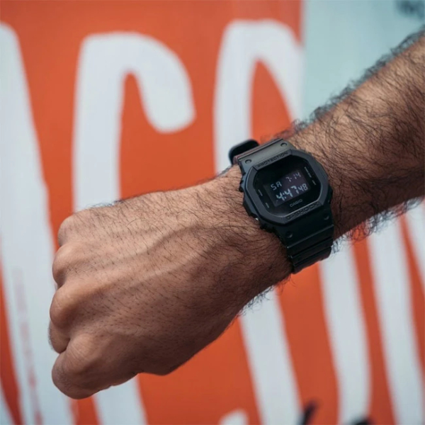 Casio DW-5600BB-1