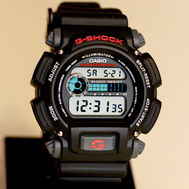 Casio DW-9052-1V